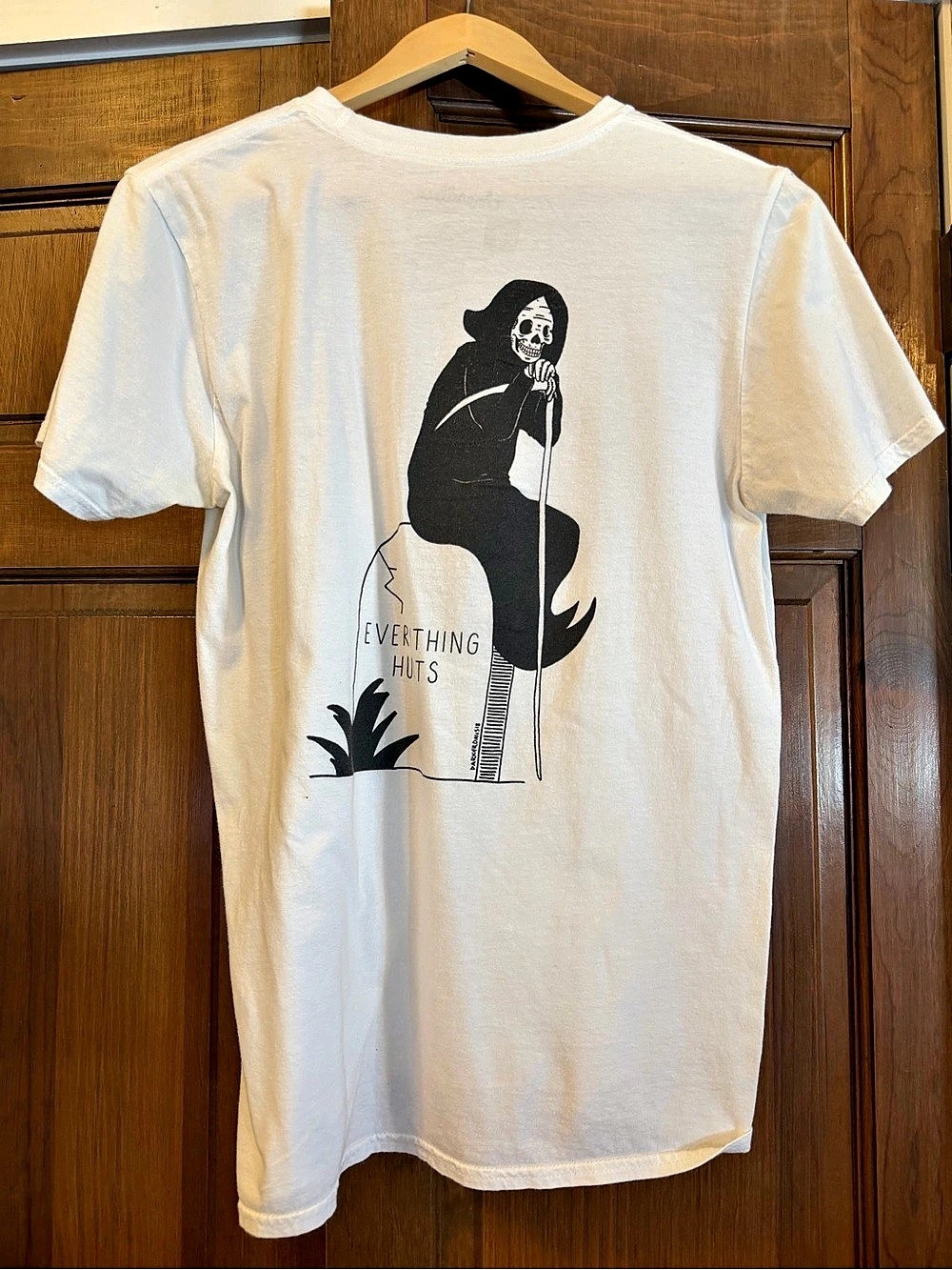 Threadless Graphic Short Sleeve Tee Size Medium Everything Hurts Grim Reaper